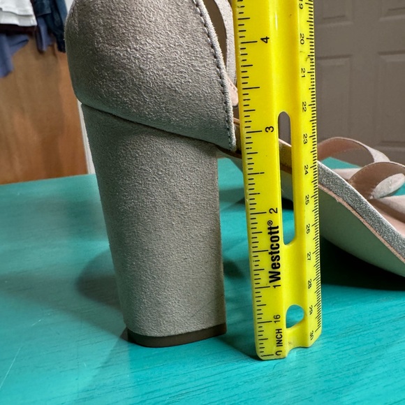 Madden Girl Beella Ankle Strap Faux Leather Chunky Heels Sandal 8 Taupe - Picture 5 of 9